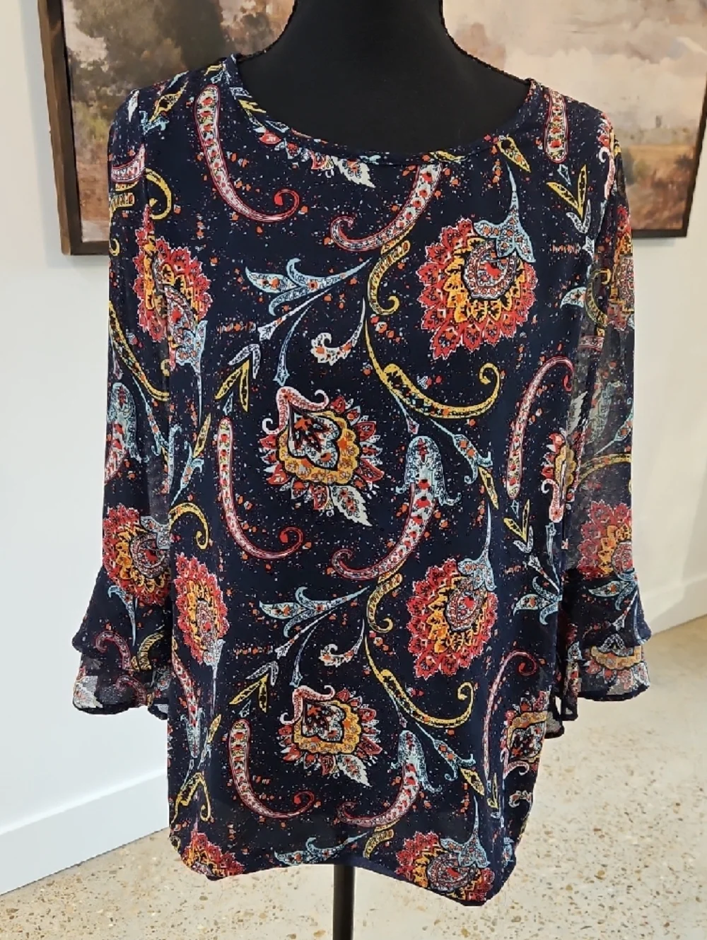 Valerie Stevens Navy Floral Trim Top - Picture 4 of 5
